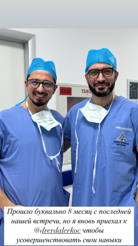 Op. Dr. Erdal Erkoç with a visiting fellow from Russia in the operating room